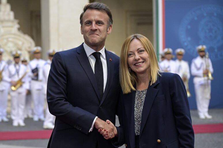 Pillola cinica - E Giorgina accolse Manuelita